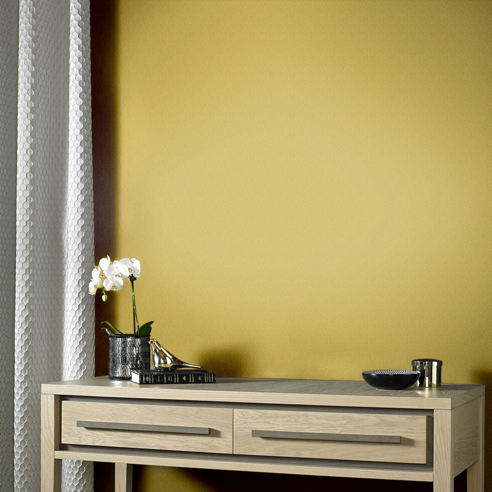 Lilium Paint - 110093_ROOMSET_LILIUM_02.jpg